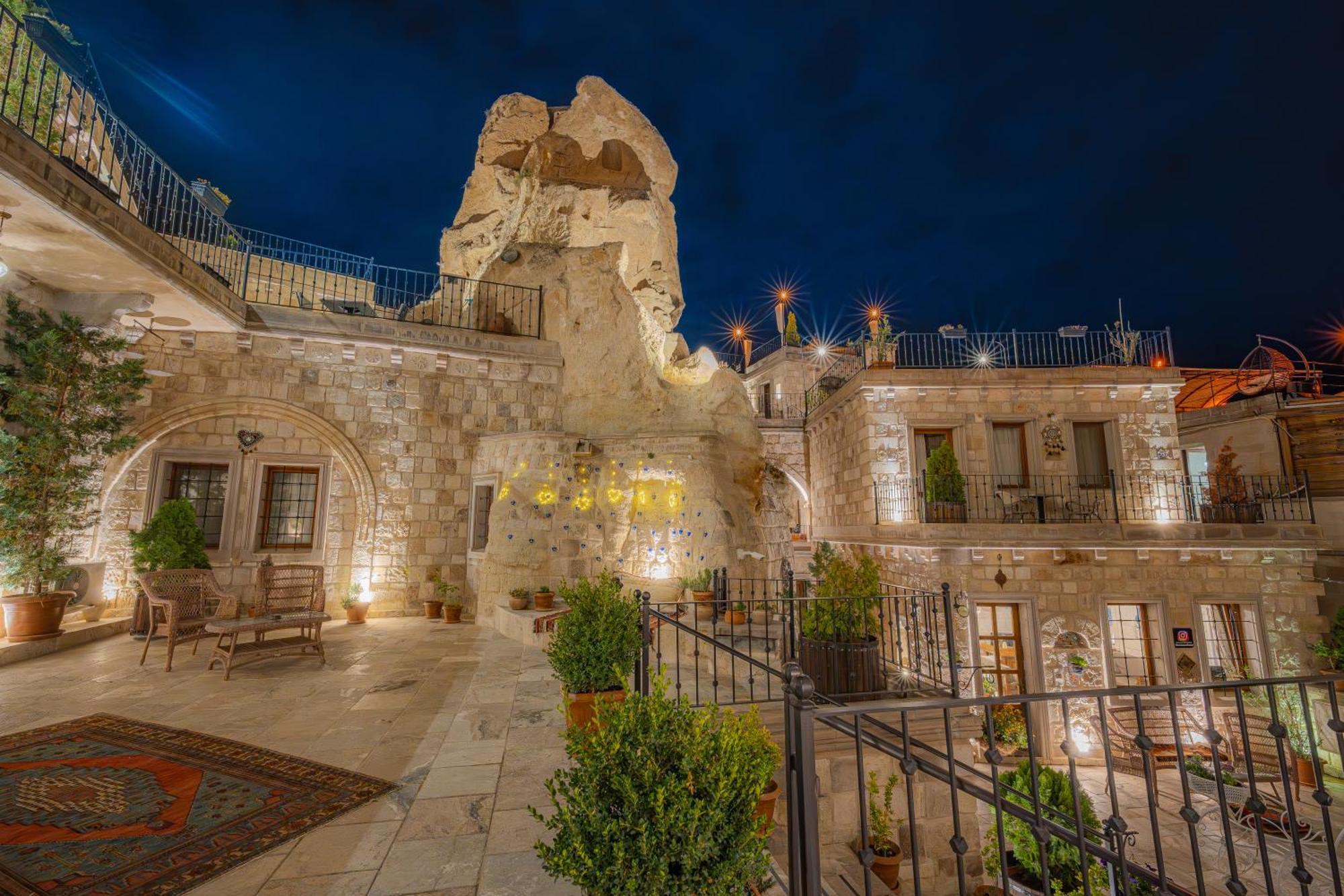 Hotel Zara Cave